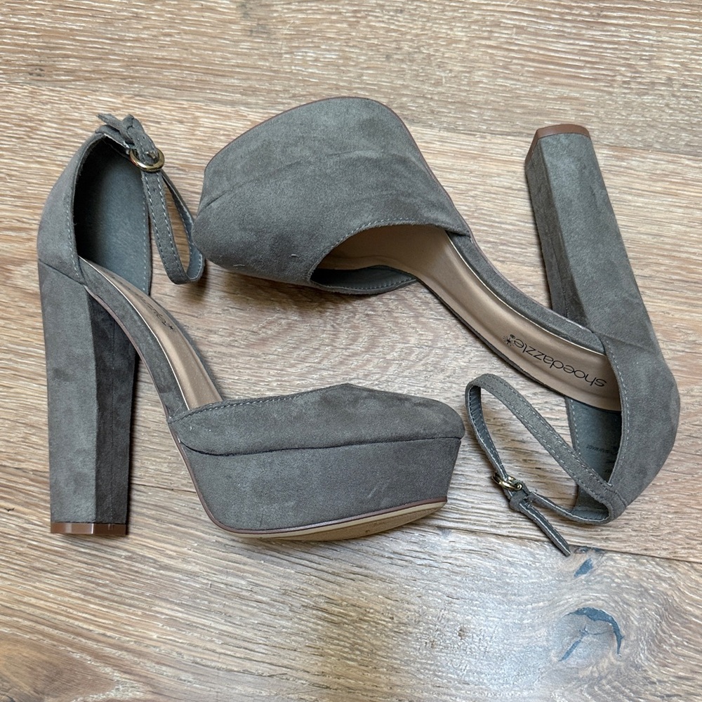 Gray Platform Heels with gold buckle